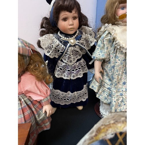 614 - Collection of Good Quality Vintage Dolls