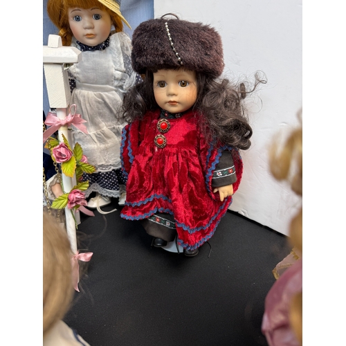 614 - Collection of Good Quality Vintage Dolls