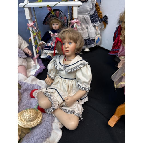 614 - Collection of Good Quality Vintage Dolls