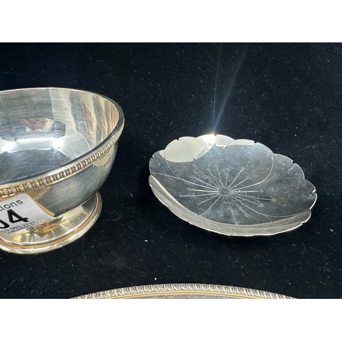 304 - Lot of Silver to include Mexican Sterling Silver Dish (345g), Hallmarked Silver Lotus Dish (Robert &... 