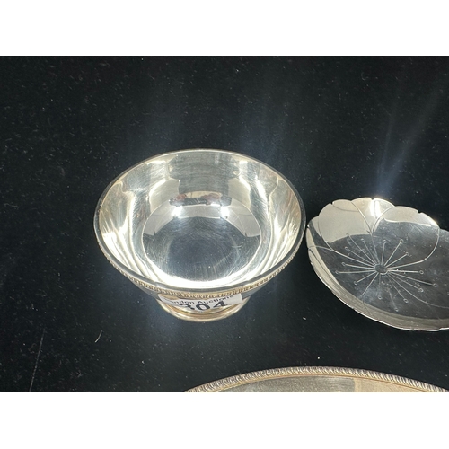 304 - Lot of Silver to include Mexican Sterling Silver Dish (345g), Hallmarked Silver Lotus Dish (Robert &... 