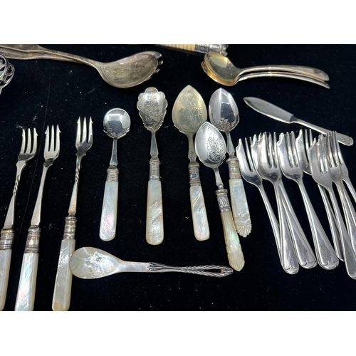 321 - Mixed Lot of Silver Plate incl. Mother of Pearl handled Examples