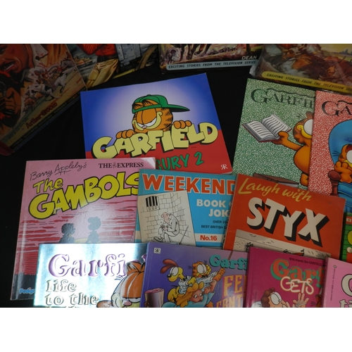 523 - Collection of Vintage Annuals and Comic Books etc including Garfield