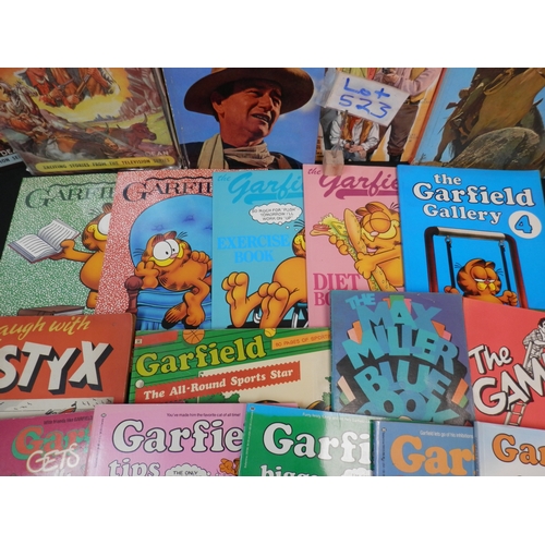 523 - Collection of Vintage Annuals and Comic Books etc including Garfield