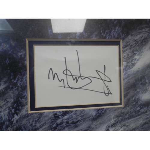 549 - Autographs: Framed Display of Autographs of Cast Members from the movie The Perfect Storm (2000) to ... 