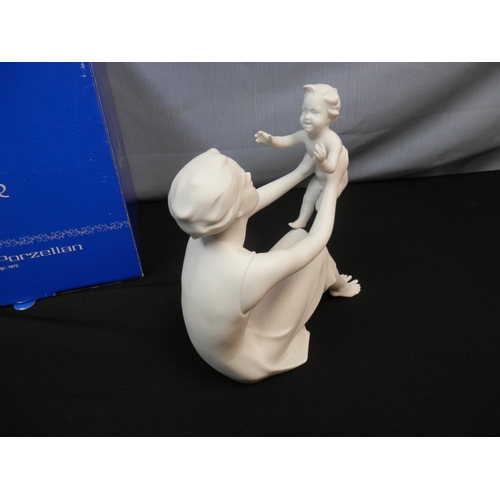 573 - Kaiser Porcelain Mother & Child Statue in Box