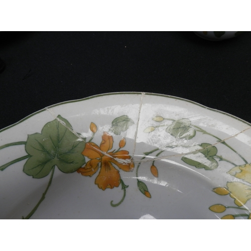 582 - Villeroy & Boch Geranium Dinner Service