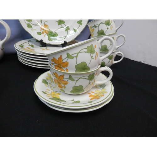 582 - Villeroy & Boch Geranium Dinner Service