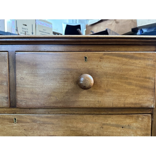 654 - 19th Century Mahogany 2 Short over Three Long Chest of Drawers