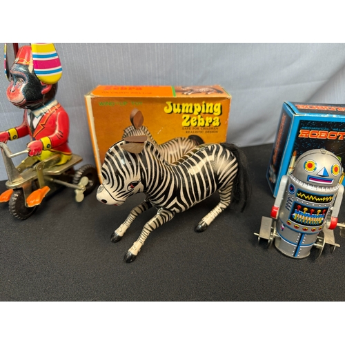 708 - Collection of Vintage Toys to include Mechanical/Wind Up Examples etc