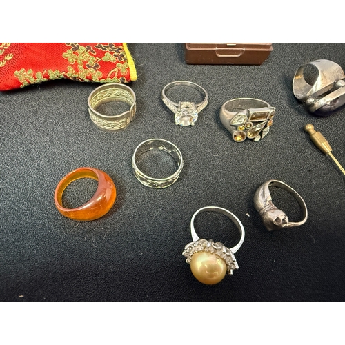 917 - Group of Jewellery to include 9ct Gold, Pearl and Diamond Stick Pin, Coral Ring, Amber Ring, Various... 