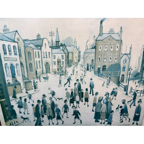 940 - A Large Collection of Framed LS Lowry Prints (12)