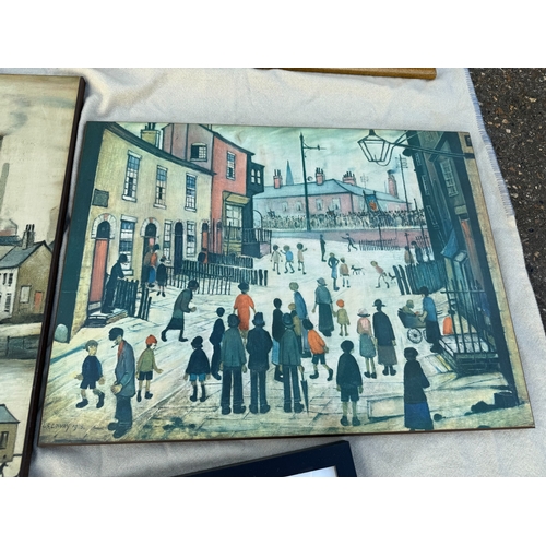 940 - A Large Collection of Framed LS Lowry Prints (12)