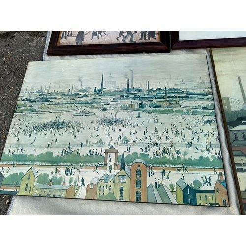 940 - A Large Collection of Framed LS Lowry Prints (12)