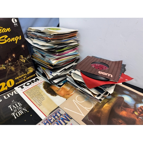 919 - A Good Lot of Vinyl Records, Mostly 1970s