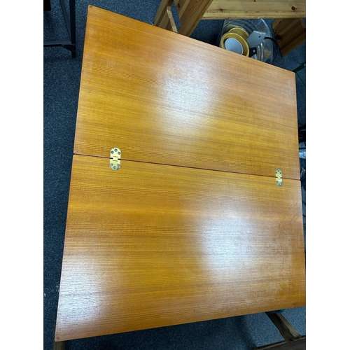 648F - Mid Century Macintosh Metamorphic Table