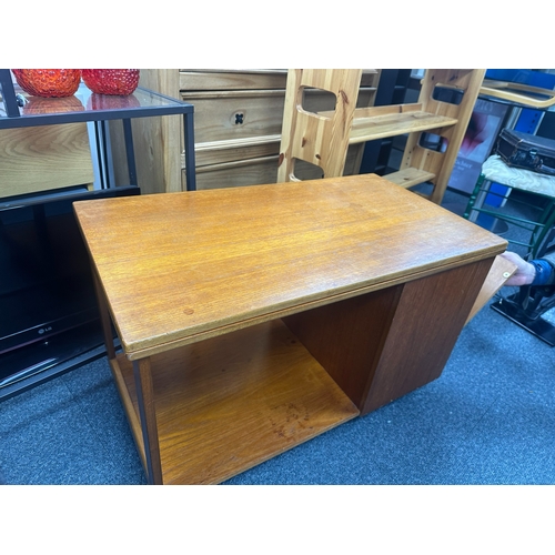 648F - Mid Century Macintosh Metamorphic Table