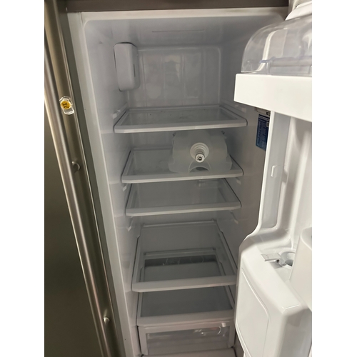 648X - Samsung American Fridge Freezer in as new condition