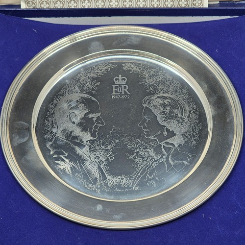 799 - Solid Silver Plate by William Comyns & Sons Commemorating the Silver Wedding of Queen Elizabeth II &... 