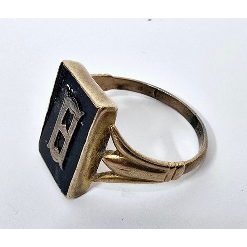 7B - 9ct Gold Ring