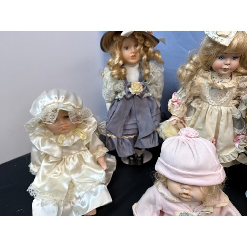 611 - Collection of  Good Quality Vintage Dolls