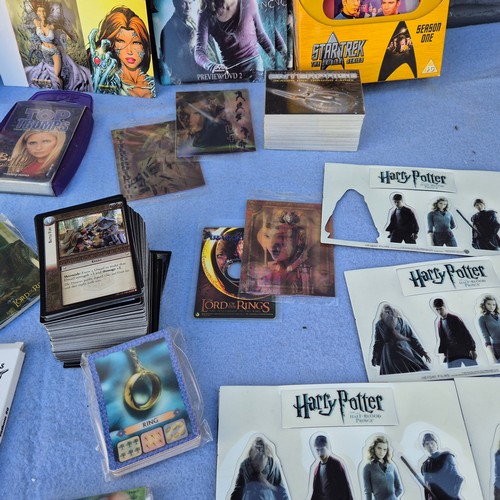 770 - Lot of Entertainment Collectables to include Lord of The Rings, Star Wars, Star Trek, Harry Potter a... 