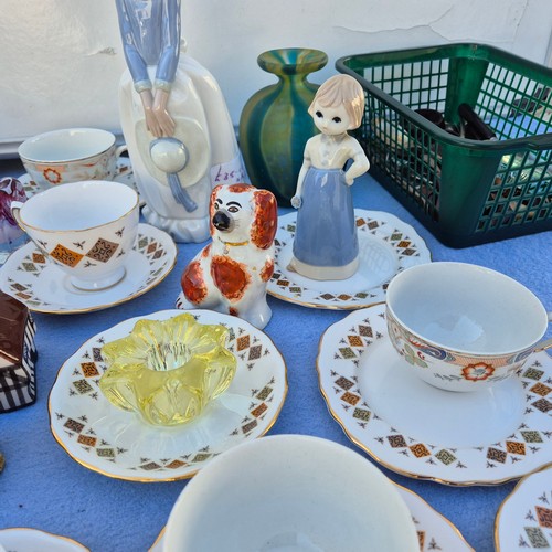 779 - Mixed lot to include Ridgway Coclough Cups & Saucers, a Lladro Nao Figure, a Royal Dux Bird & a Capo... 