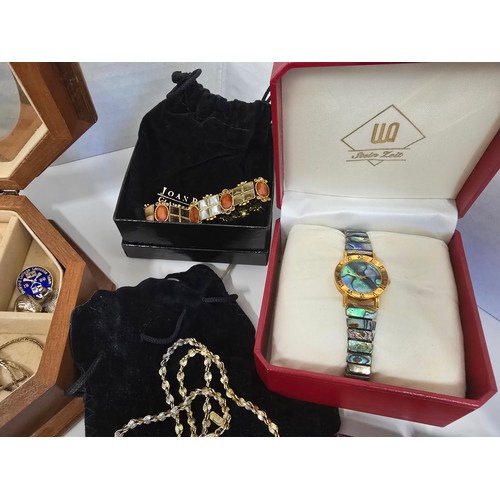 19 - Selection of Good Jewellery to include Vintage, Hallmarked, Watches etc. Including Silver & Gold ite... 