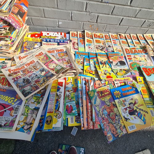 256C - Collection of Beano Comics to also include others such as Dandy, Disney, Batman etc