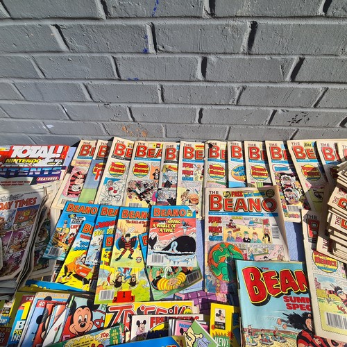 256C - Collection of Beano Comics to also include others such as Dandy, Disney, Batman etc