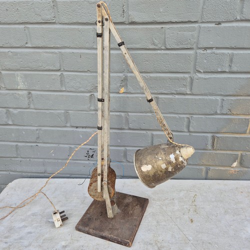 752 - A Vintage Industrial Counterpoise Roller Lamp (approx 98cm Base to Head)