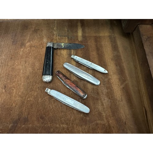 896A - Collection of Pen Knives