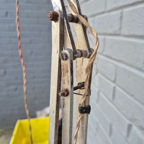 33 - A Vintage Industrial Counterpoise Roller Lamp (approx 98cm Base to Head)