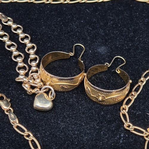 6 - A Collection of 9ct Gold Jewellery to include Earrings, Necklaces and a Bracelet (6 pieces, 21g)
