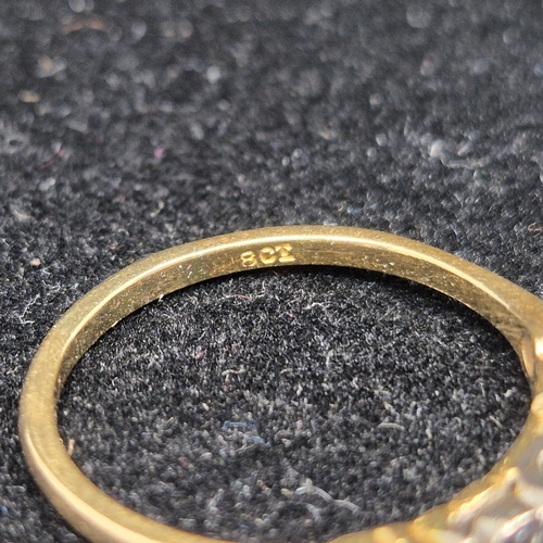 26 - An Antique 18ct Gold Diamond engagement Ring (2.85g)