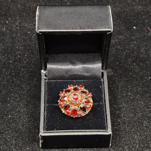 44 - A 14ct Gold Garnet Cluster Cocktail Ring Size K (7.32g)