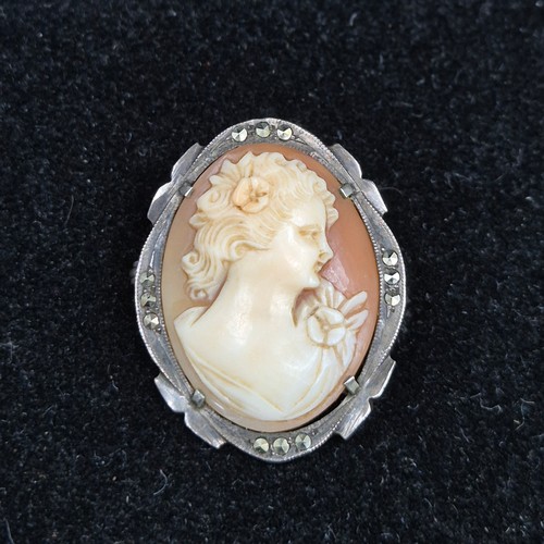 42 - An Antique Silver Cameo Brooch