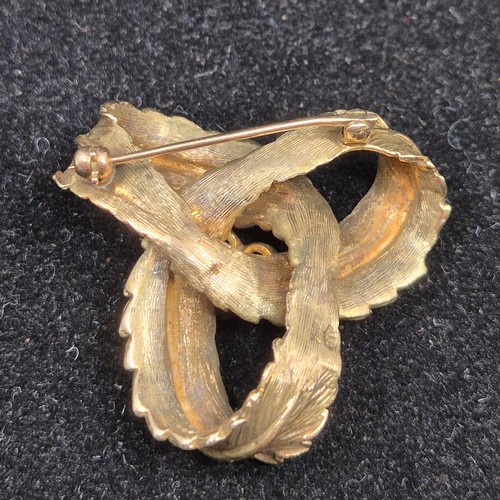 37 - A 14ct Gold & Ruby Brooch (12.74g)