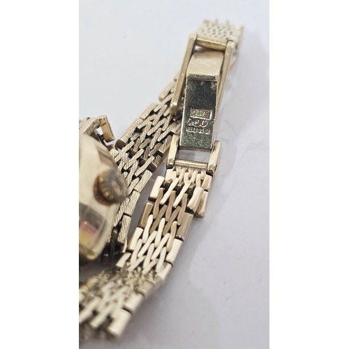 92B - A 9ct Gold Ladies Rotary Watch 17.7g