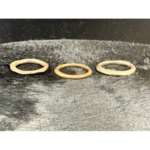 22B - Designer Jewellery: A Set of 3 John Rocha Rings, One 18ct Gold (4.35g) and Two Silver (10g) all Size... 
