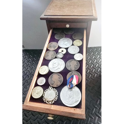 68A - A Vintage Coin Collectors Drawer Cabinet containing a quantity of various Coins - Approx 400 coins i... 