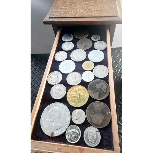 68A - A Vintage Coin Collectors Drawer Cabinet containing a quantity of various Coins - Approx 400 coins i... 