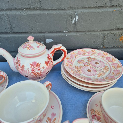 1465 - A Henriot Quimper Faience Fleuri Rose Dinner Service