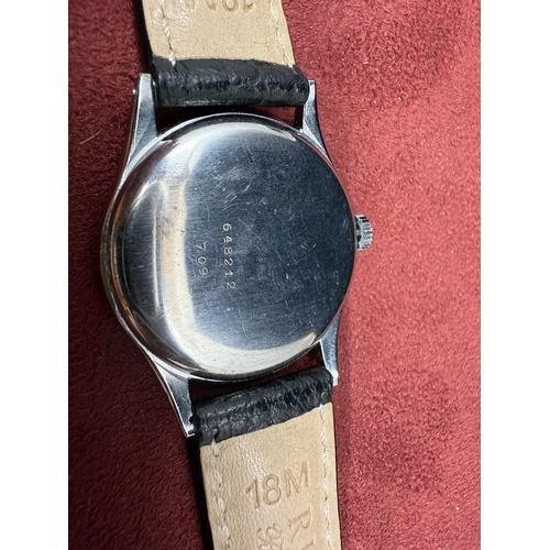 22G - A 1950s Stainless Steel Rolex Tudor 33mm Wrist Watch Silver Dial With Black Numeric Hour Markers
Wit... 