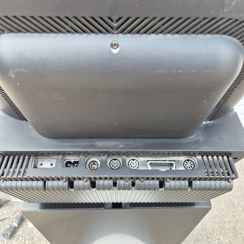 179 - Bang & Olufsen B&O Beosound 3000 CD Player/Tuner on a Stand