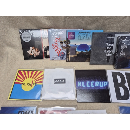 176 - A Interesting Mixed Lot of CDs to include Promos such as one by Oasis