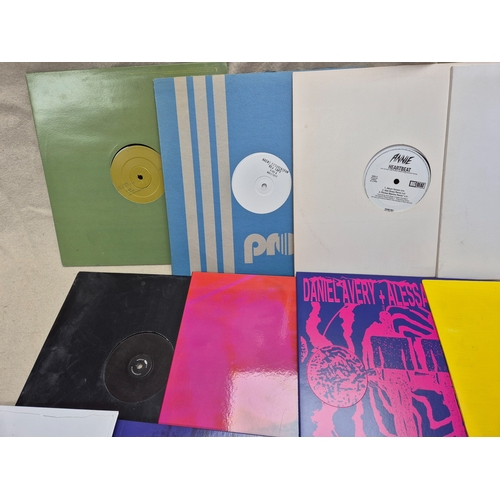148 - An Interesting Lot of Vinyl Records and Singles to include Promos and similar