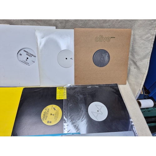 148 - An Interesting Lot of Vinyl Records and Singles to include Promos and similar