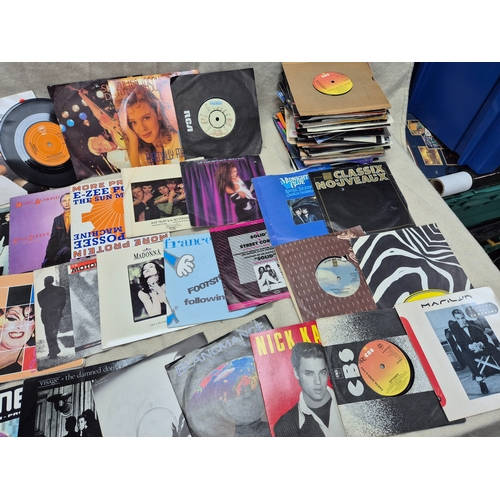 153 - Vinyl Records: A Very Large Collection of 7