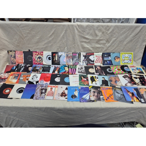153 - Vinyl Records: A Very Large Collection of 7